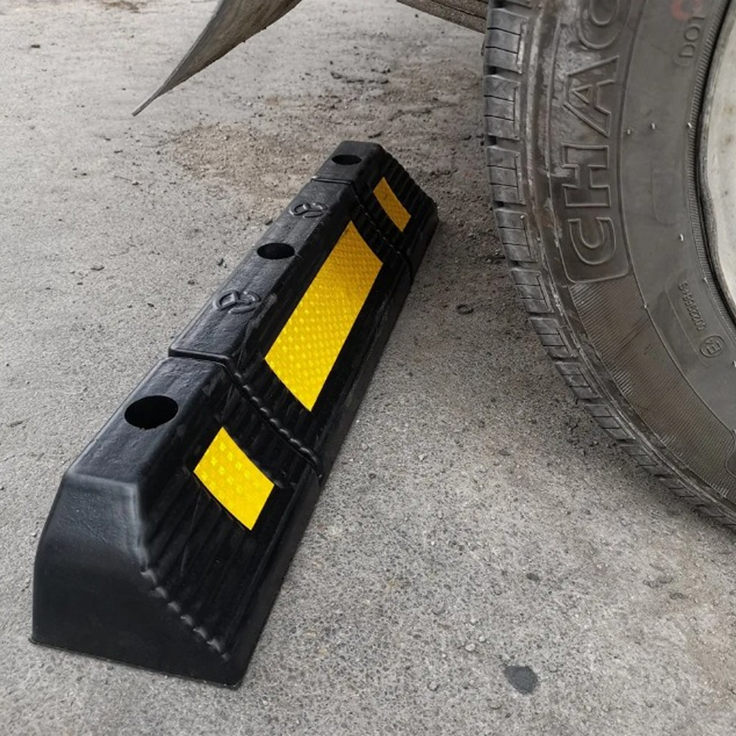 Gumený doraz pre kolesá automobilu / Parkovacia bariéra